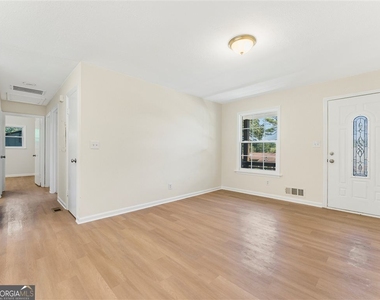 6371 Westbury Road - Photo Thumbnail 5