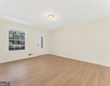 6371 Westbury Road - Photo Thumbnail 9