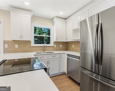6371 Westbury Road - Photo Thumbnail 11