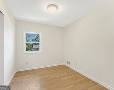 6371 Westbury Road - Photo Thumbnail 13