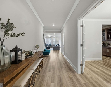3168 Shirecrest Lane - Photo Thumbnail 3
