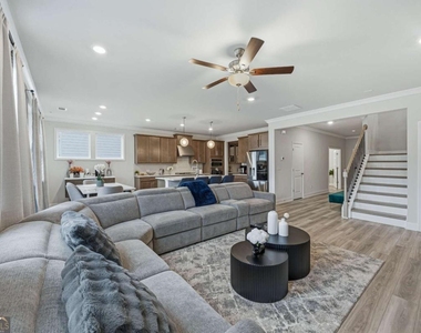 3168 Shirecrest Lane - Photo Thumbnail 9