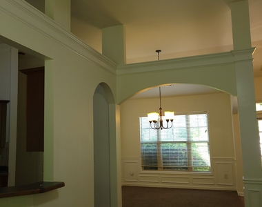 175 Spinner Drive - Photo Thumbnail 3