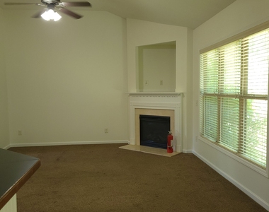 175 Spinner Drive - Photo Thumbnail 4