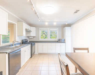2290 Pinetree Lane Ne - Photo Thumbnail 16