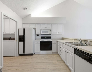 19108 Harvest Ridge Lane - Photo Thumbnail 10
