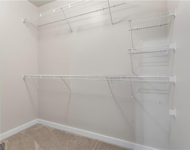 250 Pharr Road Ne - Photo Thumbnail 8
