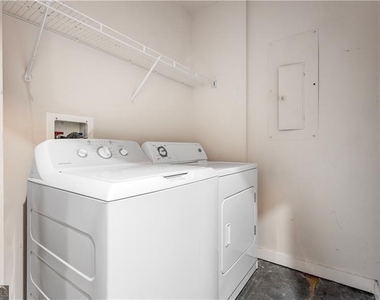 250 Pharr Road Ne - Photo Thumbnail 15