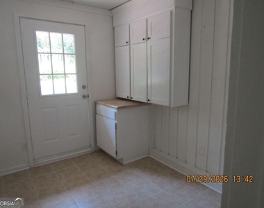 513 Juniper Way - Photo Thumbnail 7