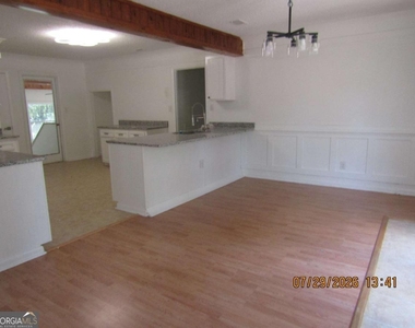 513 Juniper Way - Photo Thumbnail 3