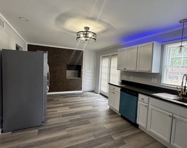 6571 Rock Springs Road - Photo Thumbnail 6