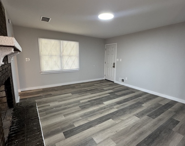 6571 Rock Springs Road - Photo Thumbnail 3