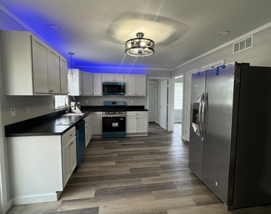 6571 Rock Springs Road - Photo Thumbnail 7