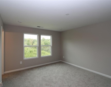 334 Traminer Way - Photo Thumbnail 9