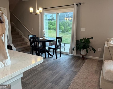 334 Traminer Way - Photo Thumbnail 3