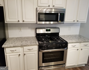 2720 Dacula Cove Circle - Photo Thumbnail 3