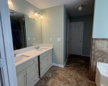 755 Tara Bend - Photo Thumbnail 14