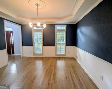 305 Windsor Place - Photo Thumbnail 16