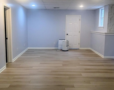 305 Windsor Place - Photo Thumbnail 31