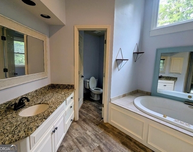 305 Windsor Place - Photo Thumbnail 19