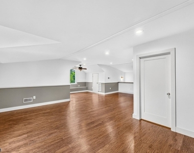 262 Prospect Ave - Photo Thumbnail 28
