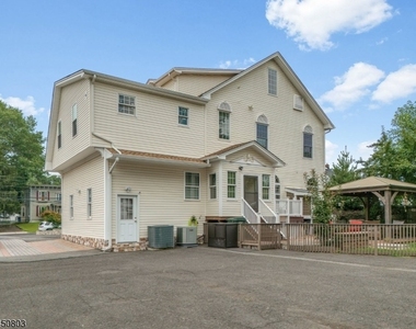 262 Prospect Ave - Photo Thumbnail 2