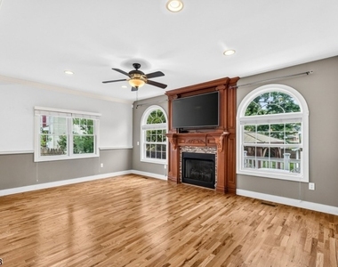 262 Prospect Ave - Photo Thumbnail 4