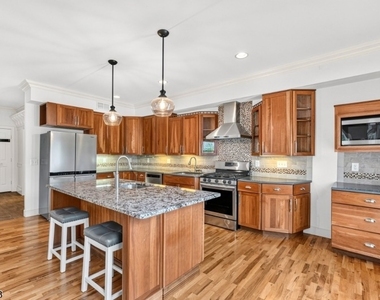 262 Prospect Ave - Photo Thumbnail 7