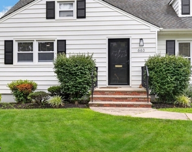 663 Mountain Ave - Photo Thumbnail 30