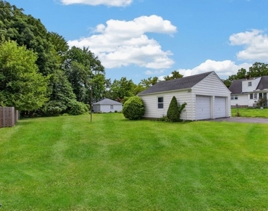 663 Mountain Ave - Photo Thumbnail 29