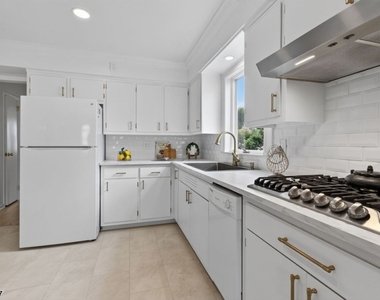 663 Mountain Ave - Photo Thumbnail 13