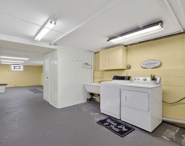 663 Mountain Ave - Photo Thumbnail 27