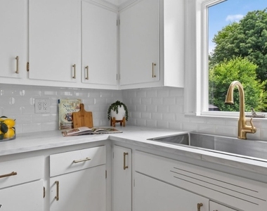 663 Mountain Ave - Photo Thumbnail 14