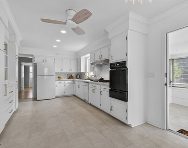 663 Mountain Ave - Photo Thumbnail 11