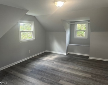 1 Hillairy Ct - Photo Thumbnail 15