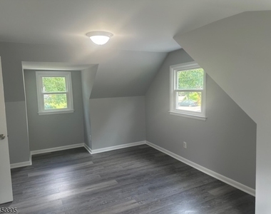 1 Hillairy Ct - Photo Thumbnail 17