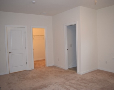 229 Parkview Ln - Photo Thumbnail 11