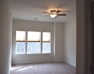 229 Parkview Ln - Photo Thumbnail 7