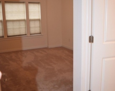 229 Parkview Ln - Photo Thumbnail 18