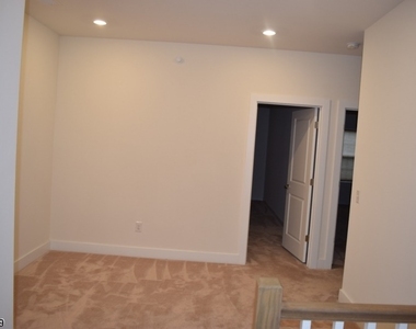 229 Parkview Ln - Photo Thumbnail 10