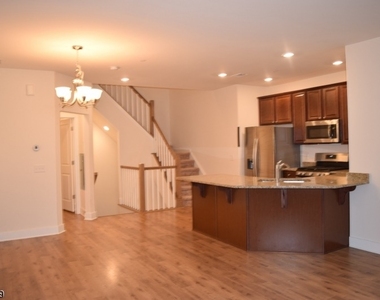 229 Parkview Ln - Photo Thumbnail 2
