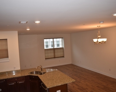 229 Parkview Ln - Photo Thumbnail 3