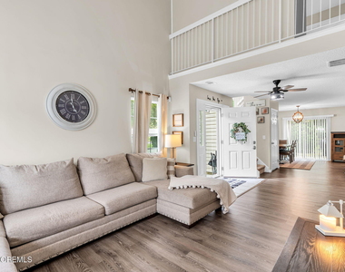 2907 Greenspire Court - Photo Thumbnail 9