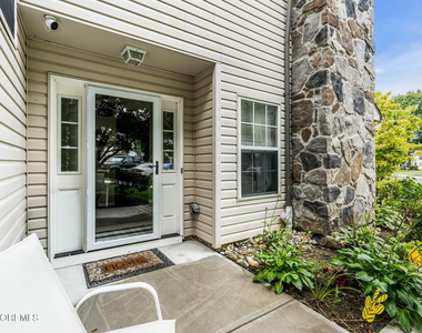 2907 Greenspire Court - Photo Thumbnail 4