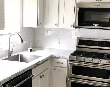 106 Leighton Avenue - Photo Thumbnail 7