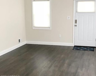 106 Leighton Avenue - Photo Thumbnail 4