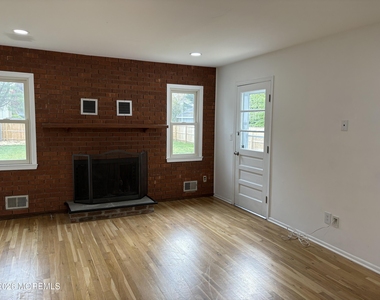 19 Lennox Avenue - Photo Thumbnail 10