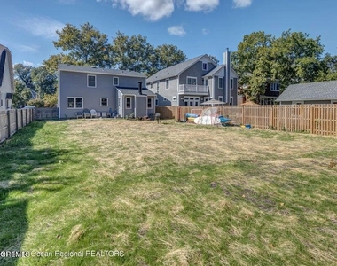 19 Lennox Avenue - Photo Thumbnail 16