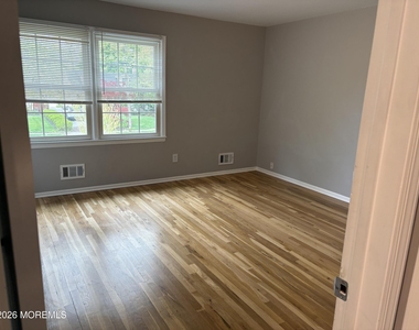 19 Lennox Avenue - Photo Thumbnail 7