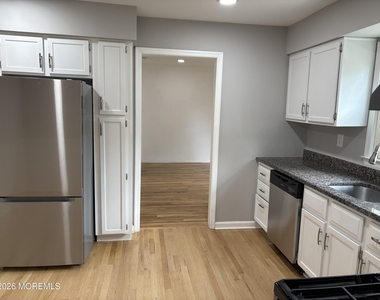 19 Lennox Avenue - Photo Thumbnail 2